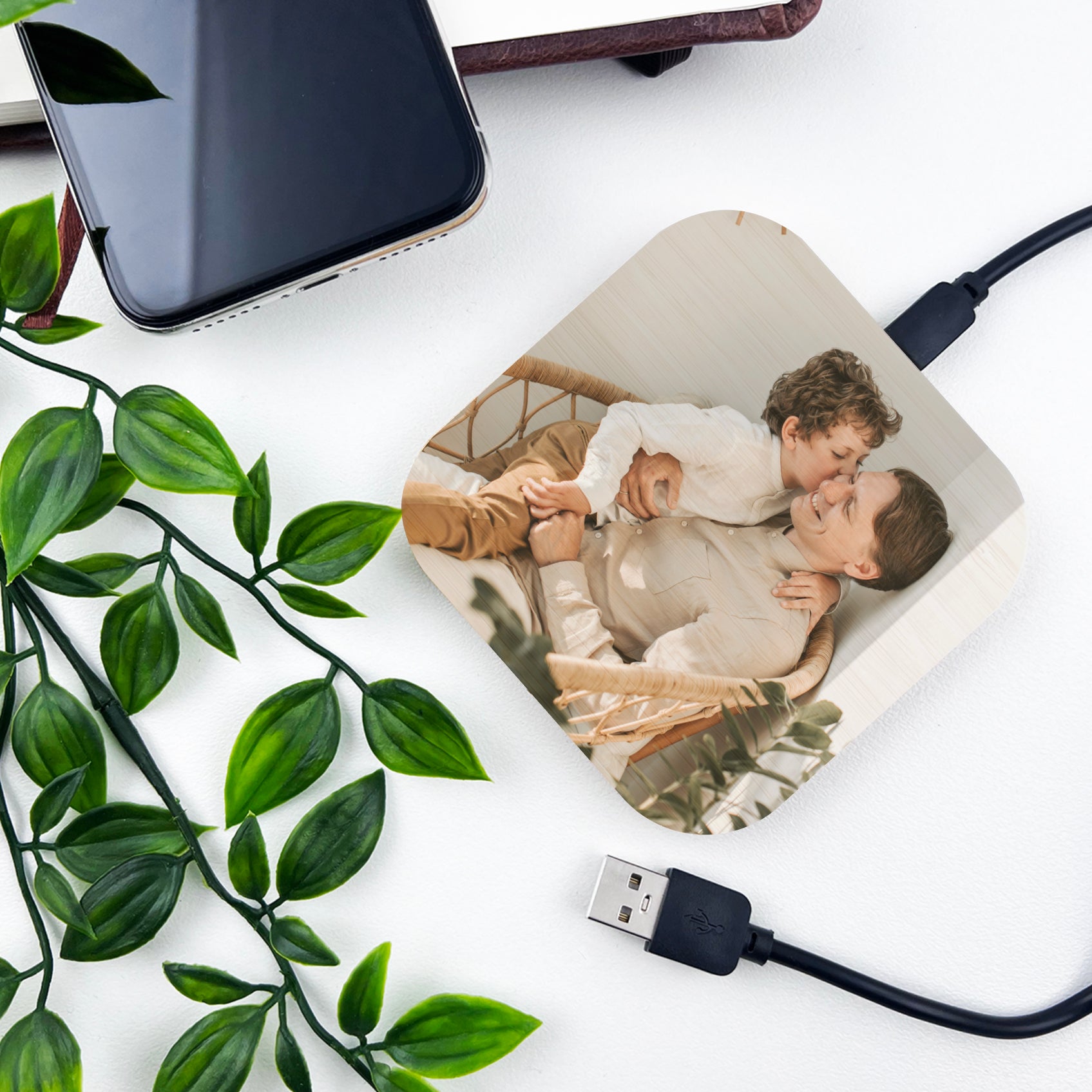Photo Wireless Mobile Phone Charger